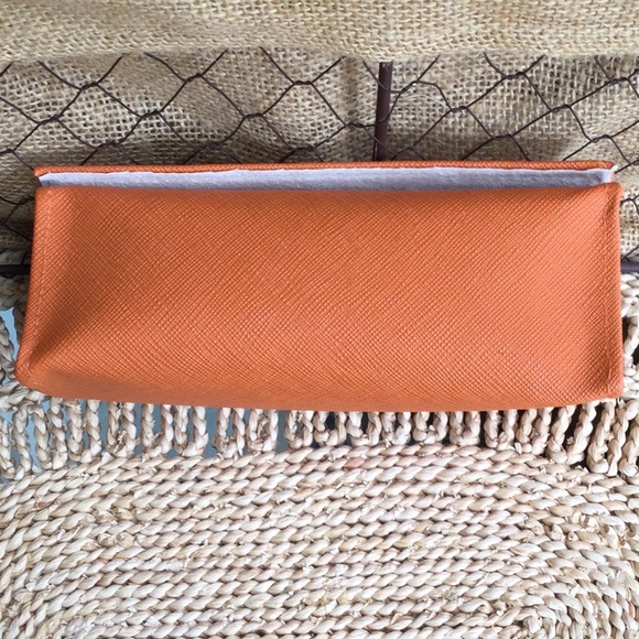Tory Burch orange eyeglass case - Picture 2 of 10